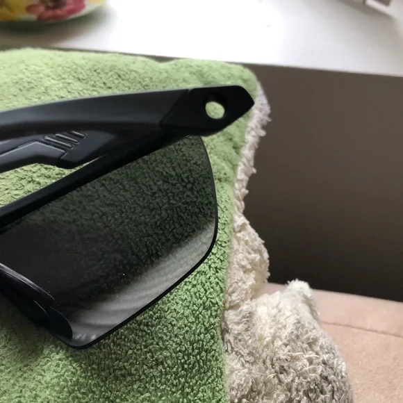 - Sunglasses 🕶️ (Ironman) - Picture 7 of 8